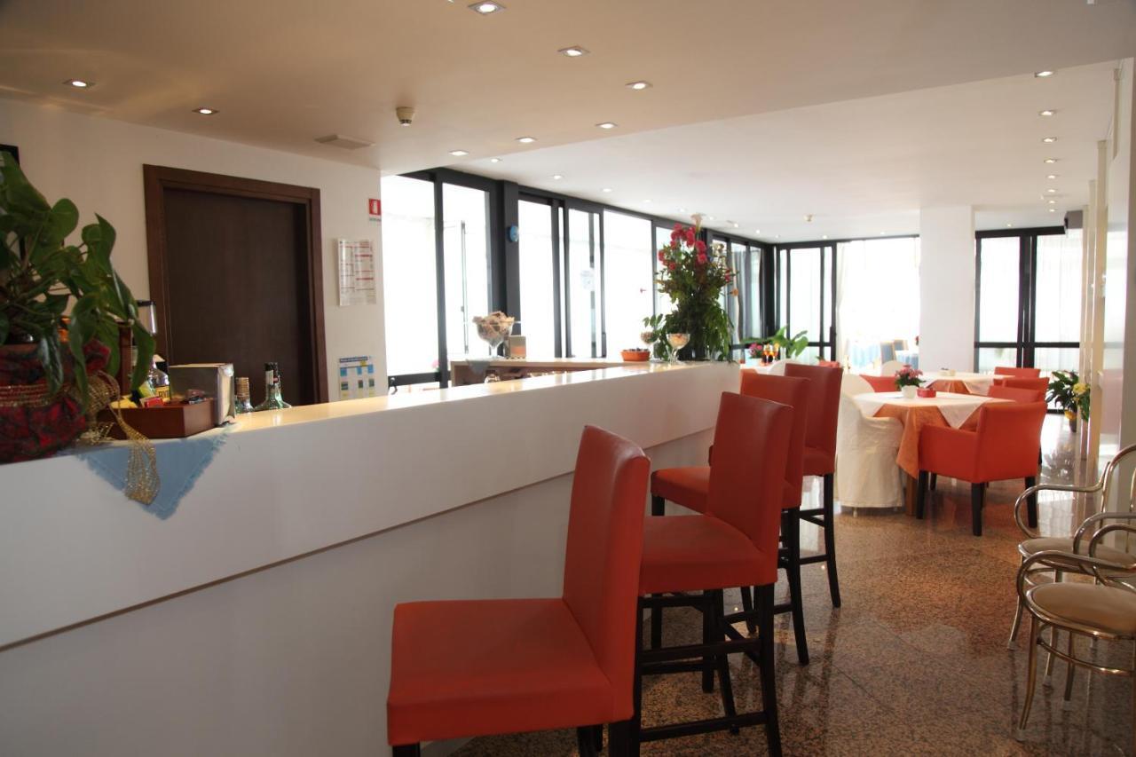 Hotel San Carlo Lignano Sabbiadoro Eksteriør billede