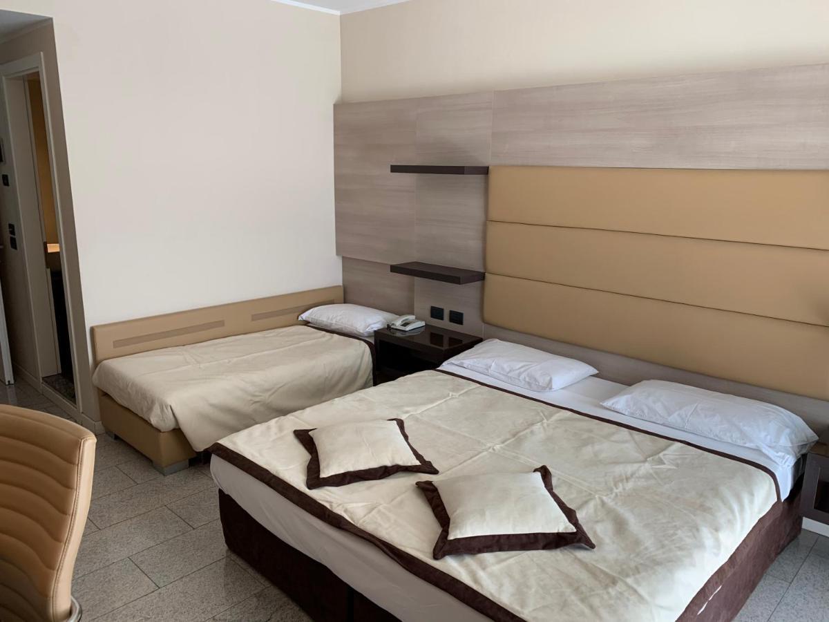 Hotel San Carlo Lignano Sabbiadoro Eksteriør billede