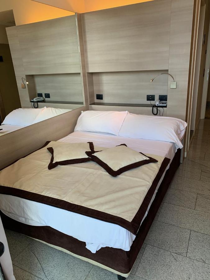 Hotel San Carlo Lignano Sabbiadoro Eksteriør billede